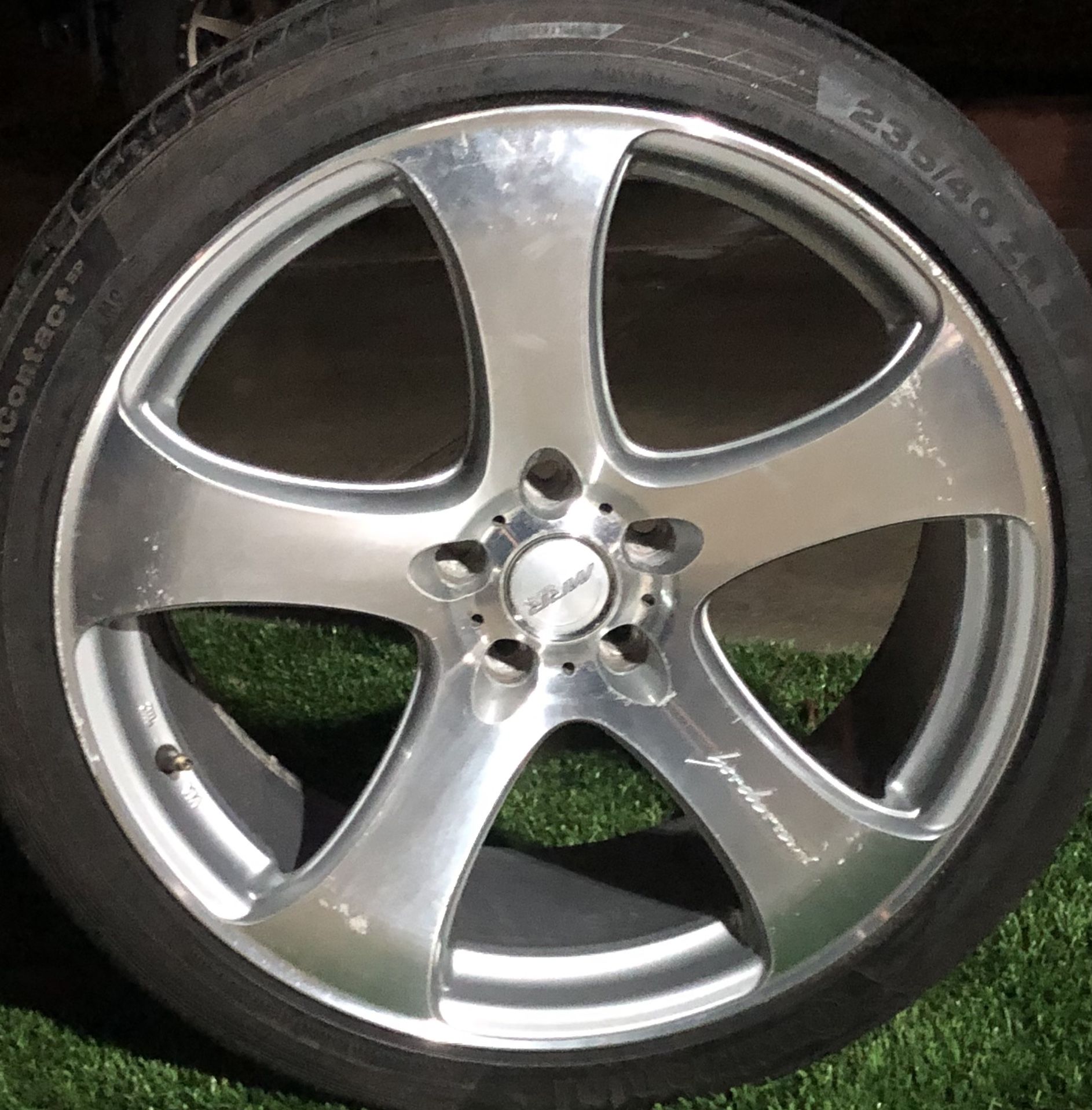 MMR design HR2 20” wheels in great condition...LOW PRICE - Make Offer