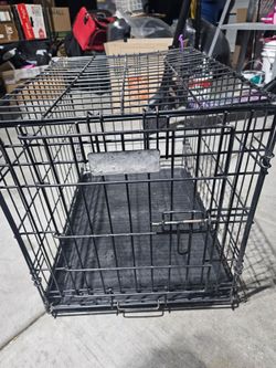 Small dog kennel / crate 24x19