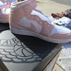 Men's size 11 Nike Pink Air JORDAN'S 