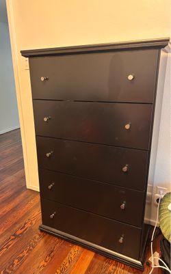 Chest of drawers (5 drawers)