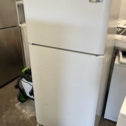 Frigidaire Refrigerator 