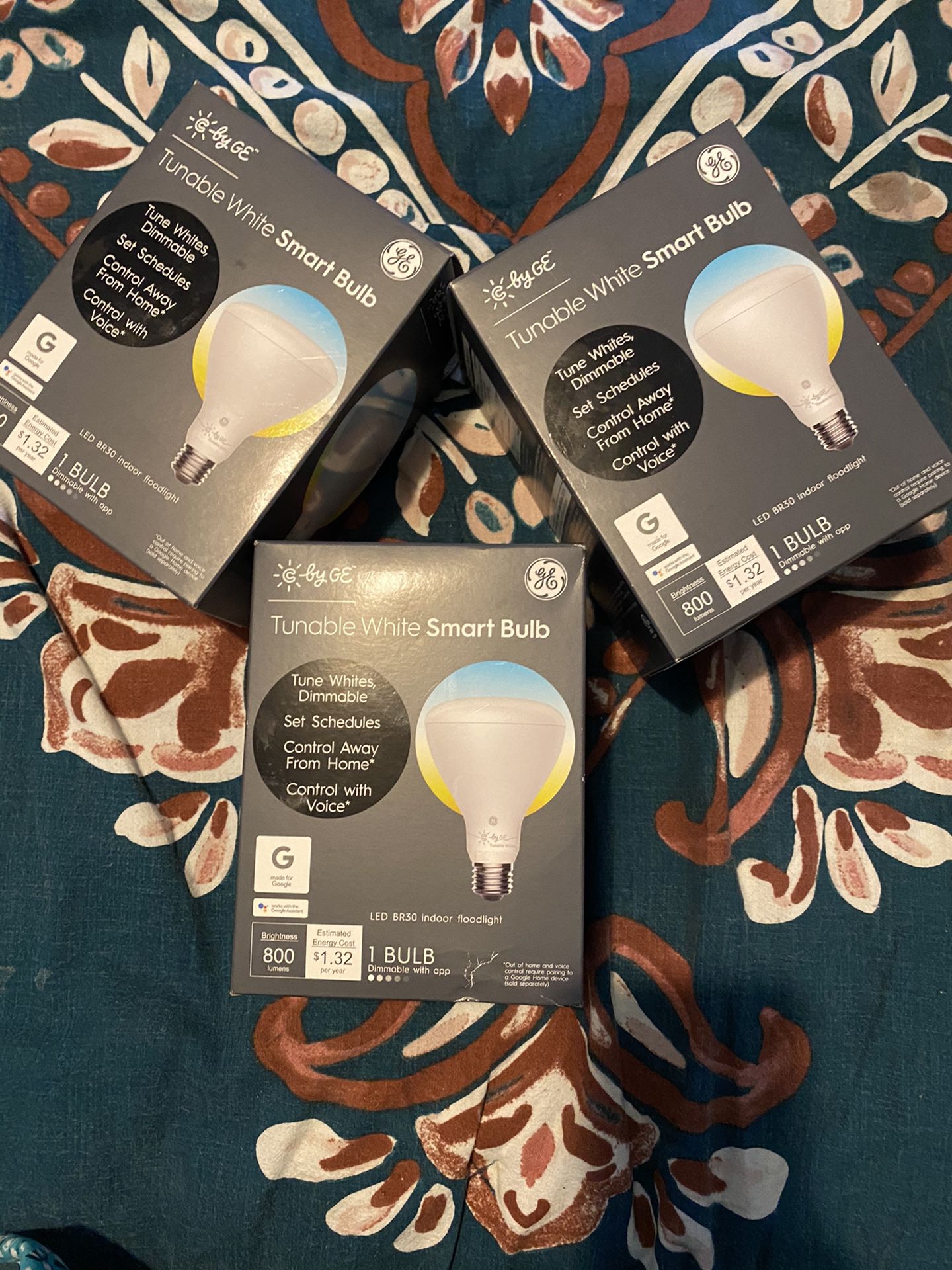 Turntable White SMART BULB (3 Of Them)