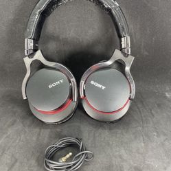 Sony MDR-1R Wired Headphones with 3.5mm stereo jack.  Black/Red Working