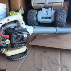 Ryobi leaf blower $50 with trade-in or $70. 23 mile and Card Macomb Township Michigan 