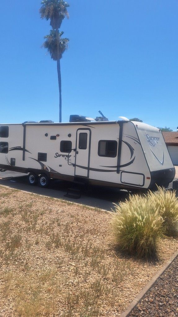 2015 Surveyor 33 Ft Super Slide Sleeps 10 Everything Works Very Clean $11,500