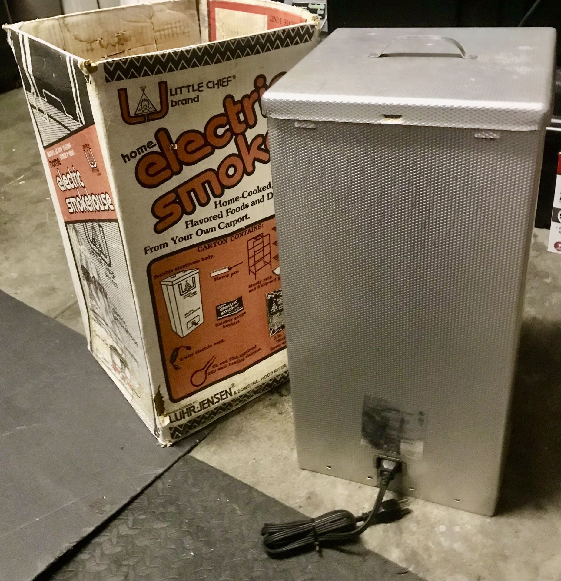 Vintage Smoker Luhr Jensen Little Chief Metal Electric Smoker Top Load for Sale in Glendale AZ OfferUp