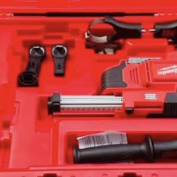 Milwaukee M12 12-Volt Lithium-lon Cordless HAMMERVAC Universal Dust Extractor tool only
