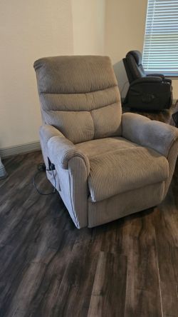 Power Lift Recliner (As-Is)