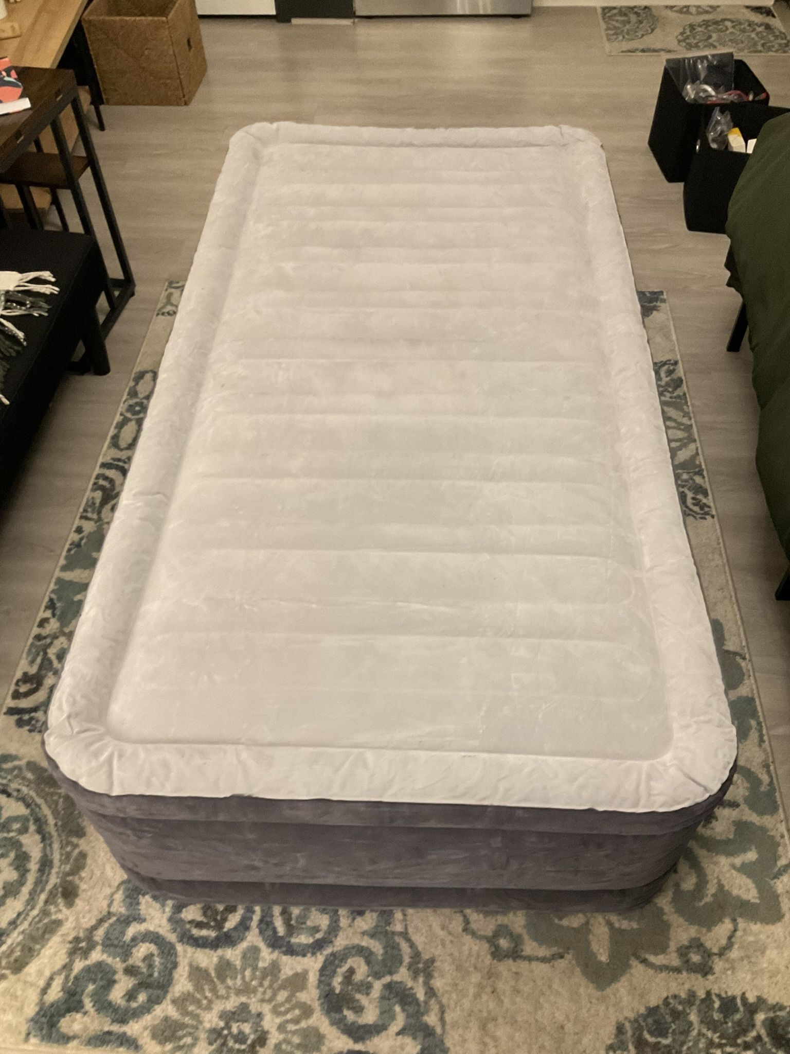 **pending sale** Twin Air Mattress
