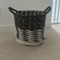 BASKET GREY AND WHITE 