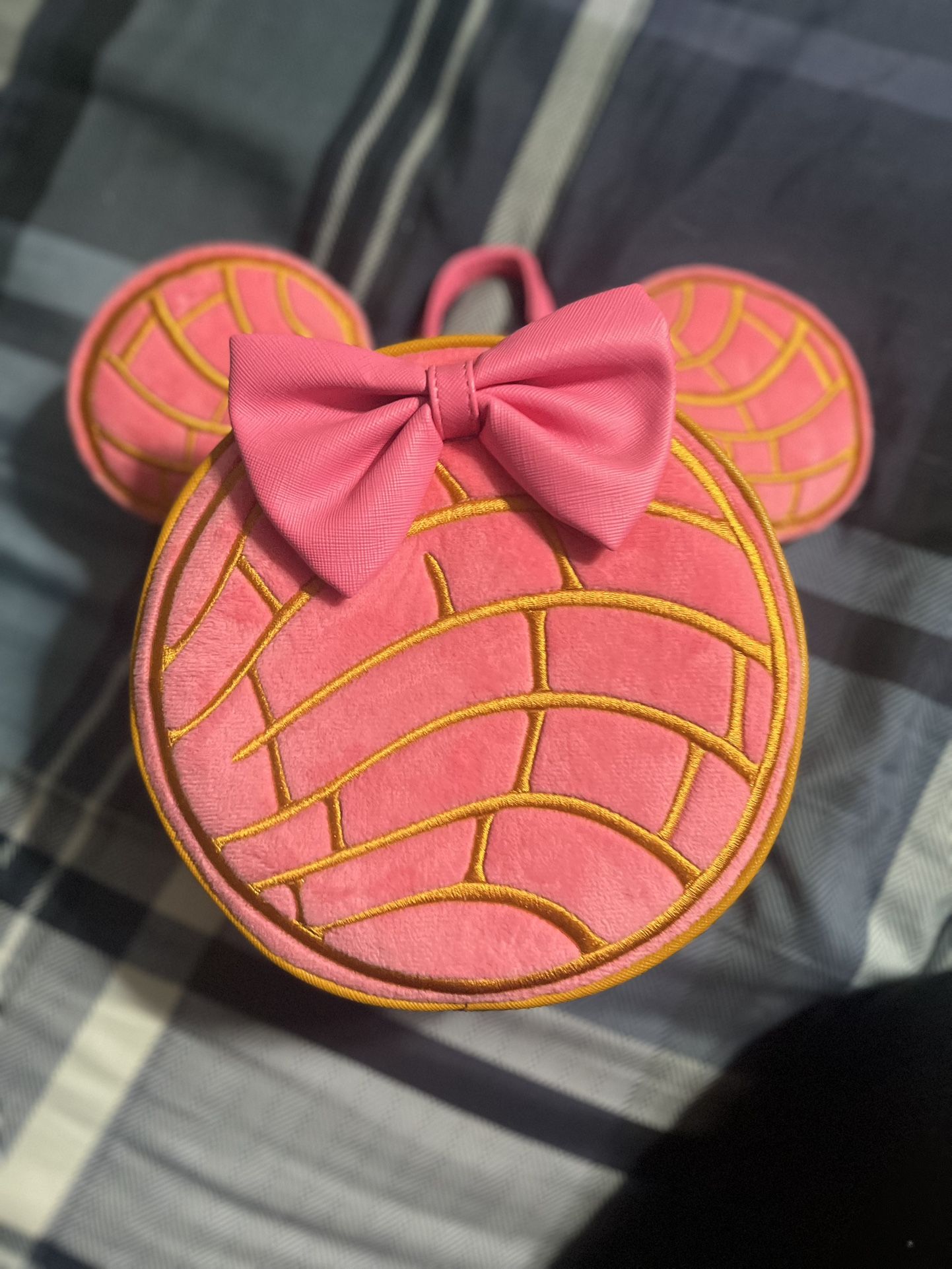 Minnie Mouse Concha Loungefly Backpack