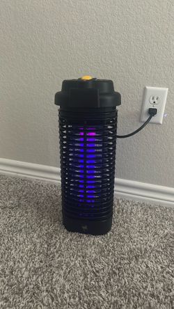 Black Flag 5500 Volt Deluxe 40 Watt Electronic Insect Killer Type.
