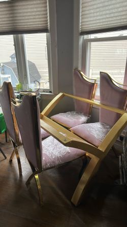 Dining room table