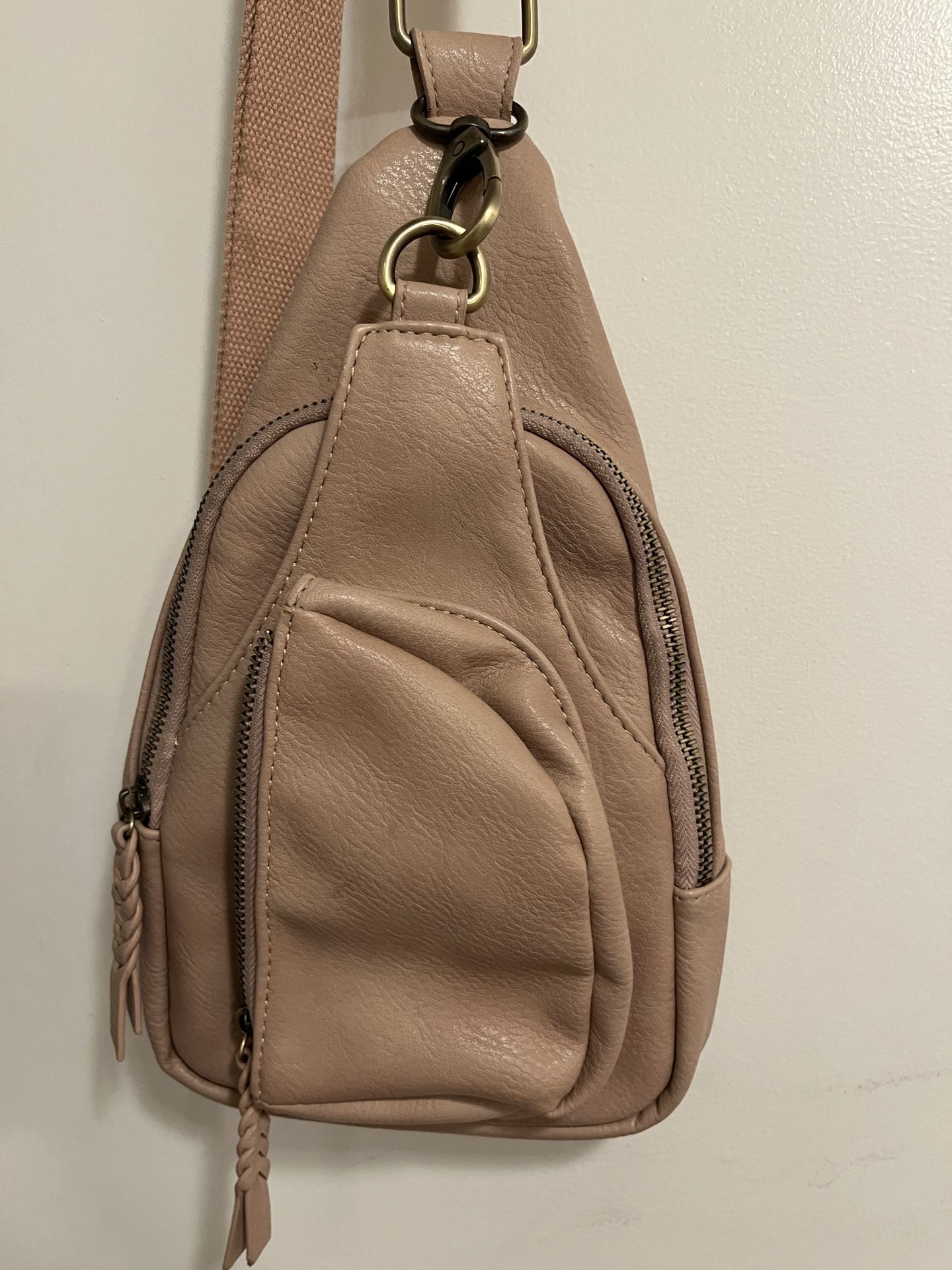 Antik Kraft Sling bag