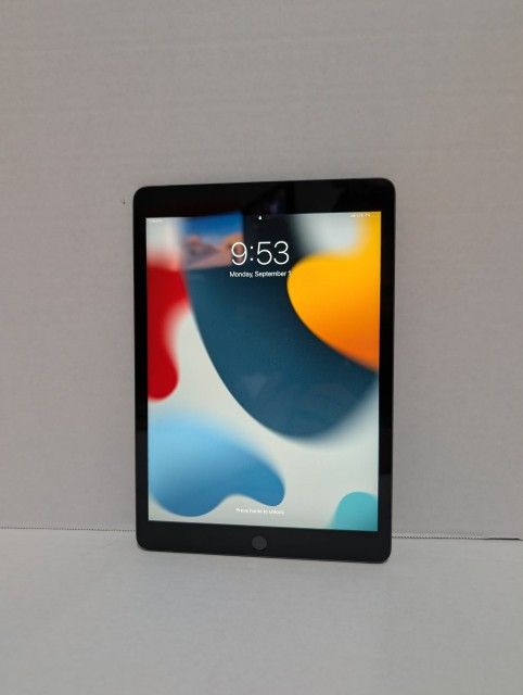 Open-box iPad 9th Gen 64GB WiFi + 4G