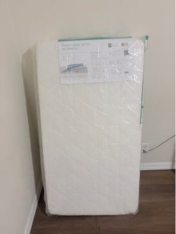 Waterproof name brand Newton mattress 100% breathable