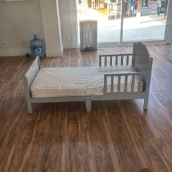 Toddler bed