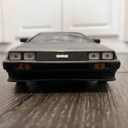 Diecast 1/18 scale Sun Star 1981 DMC DeLorean great condition 