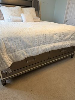 3pc King Size Set W/storage (Raymour & Flanigan)