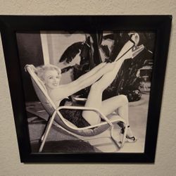 Marilyn Monroe Framed Print 14" X 14"