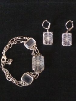 🌼VTG~ LUCITE BRACELET & earrings set