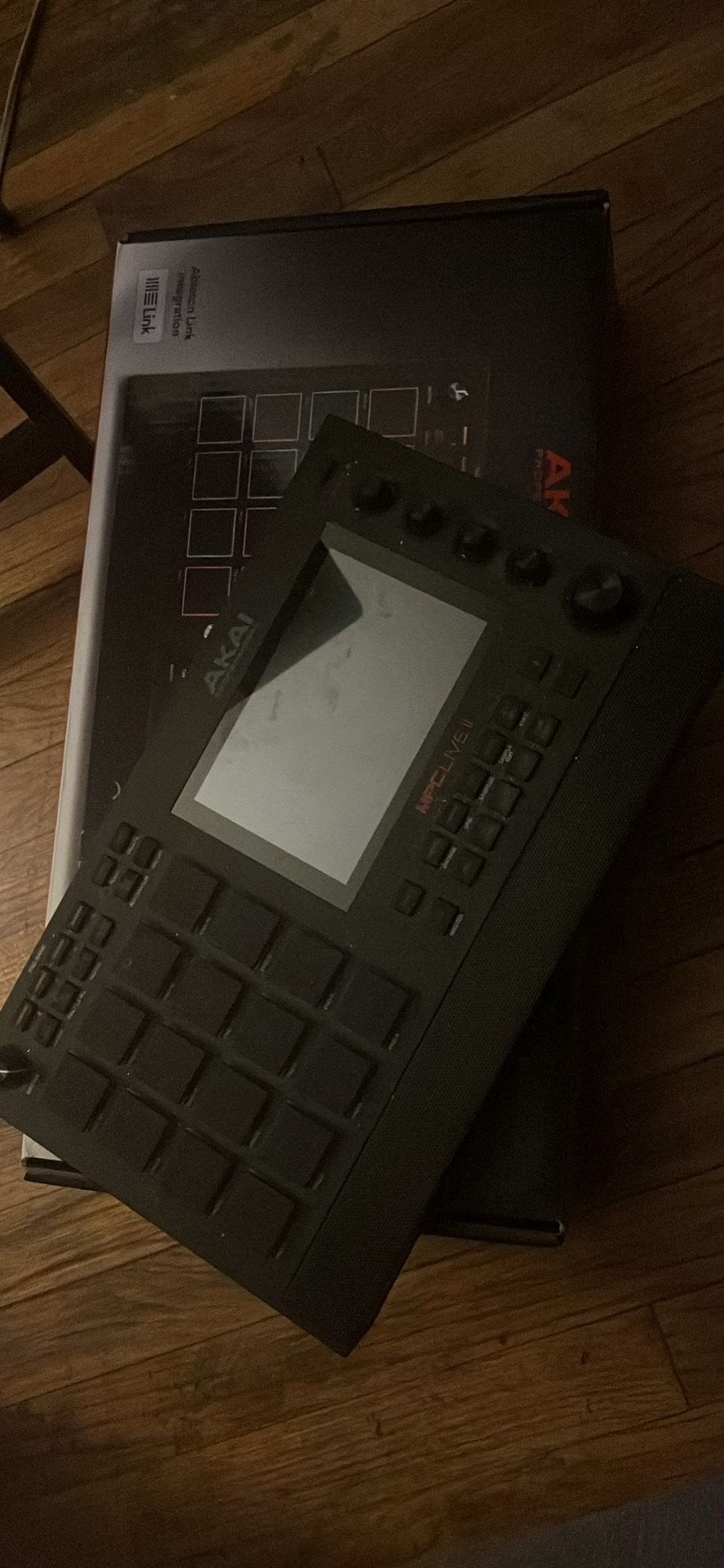 Akai Mpc Live ii (READ DESCRIPTION)