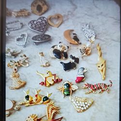 Vintage Assorted Pin Brooches Costume Jewelry 50 Pieces 