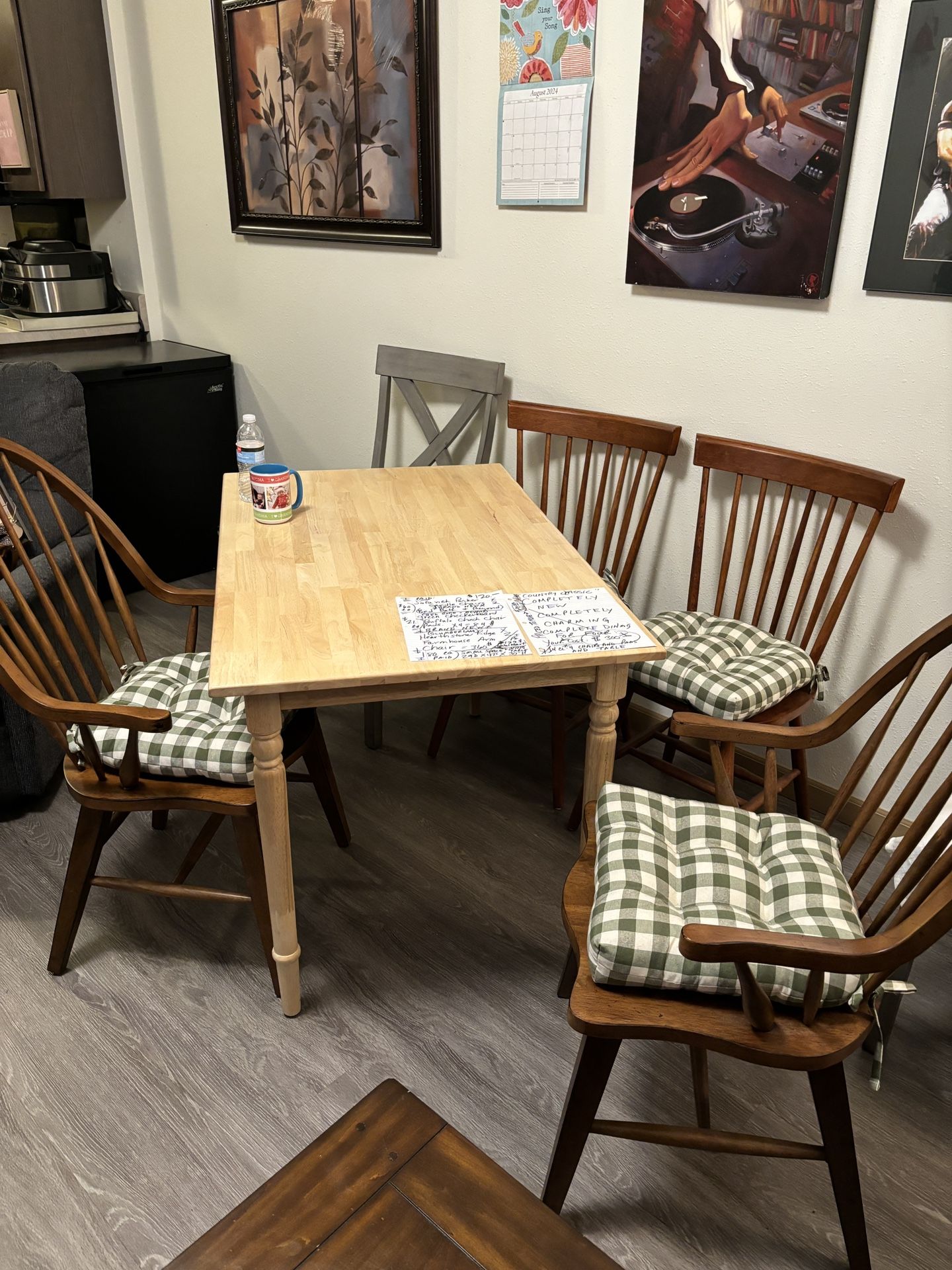 $300 Four Seat Farmhouse Country Charm