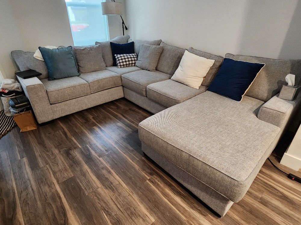Kennedy 3 Piece Sectional