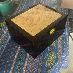 Jewelry box