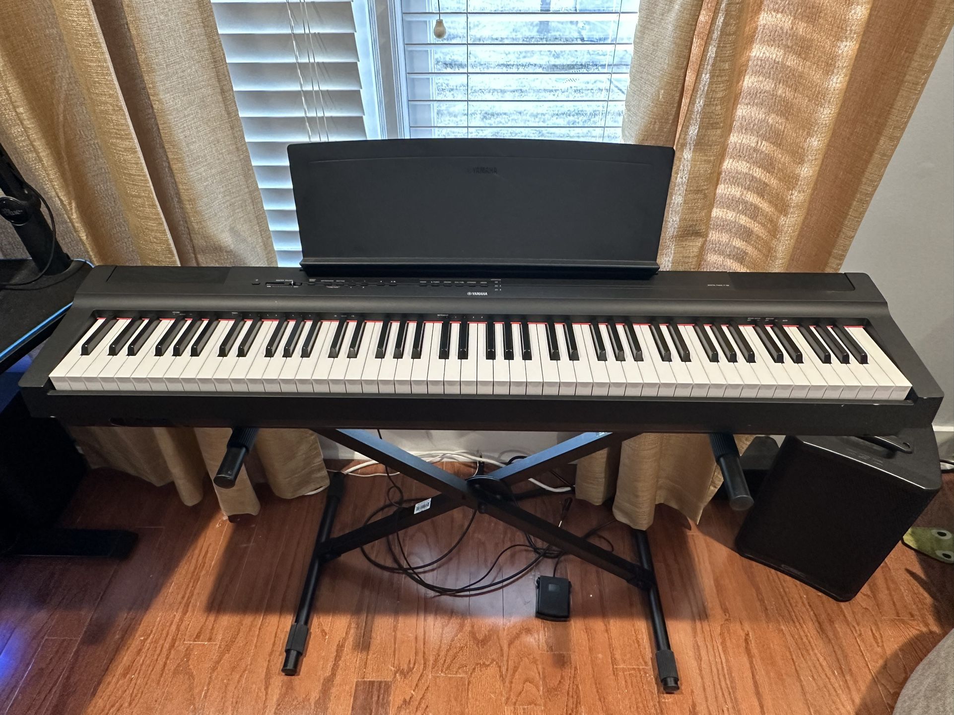 Yamaha P-125 Electric Piano 