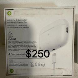 AirPods Pro (2nd generation) with MagSafe Charging Case
