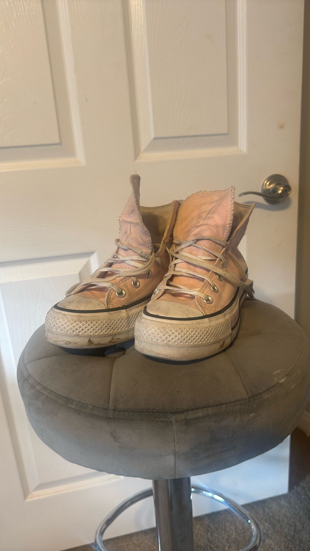 Pink converse 7.5 Womens