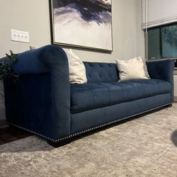 Tuffed Blue Couch 
