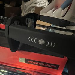 Glasses With Speakers 
