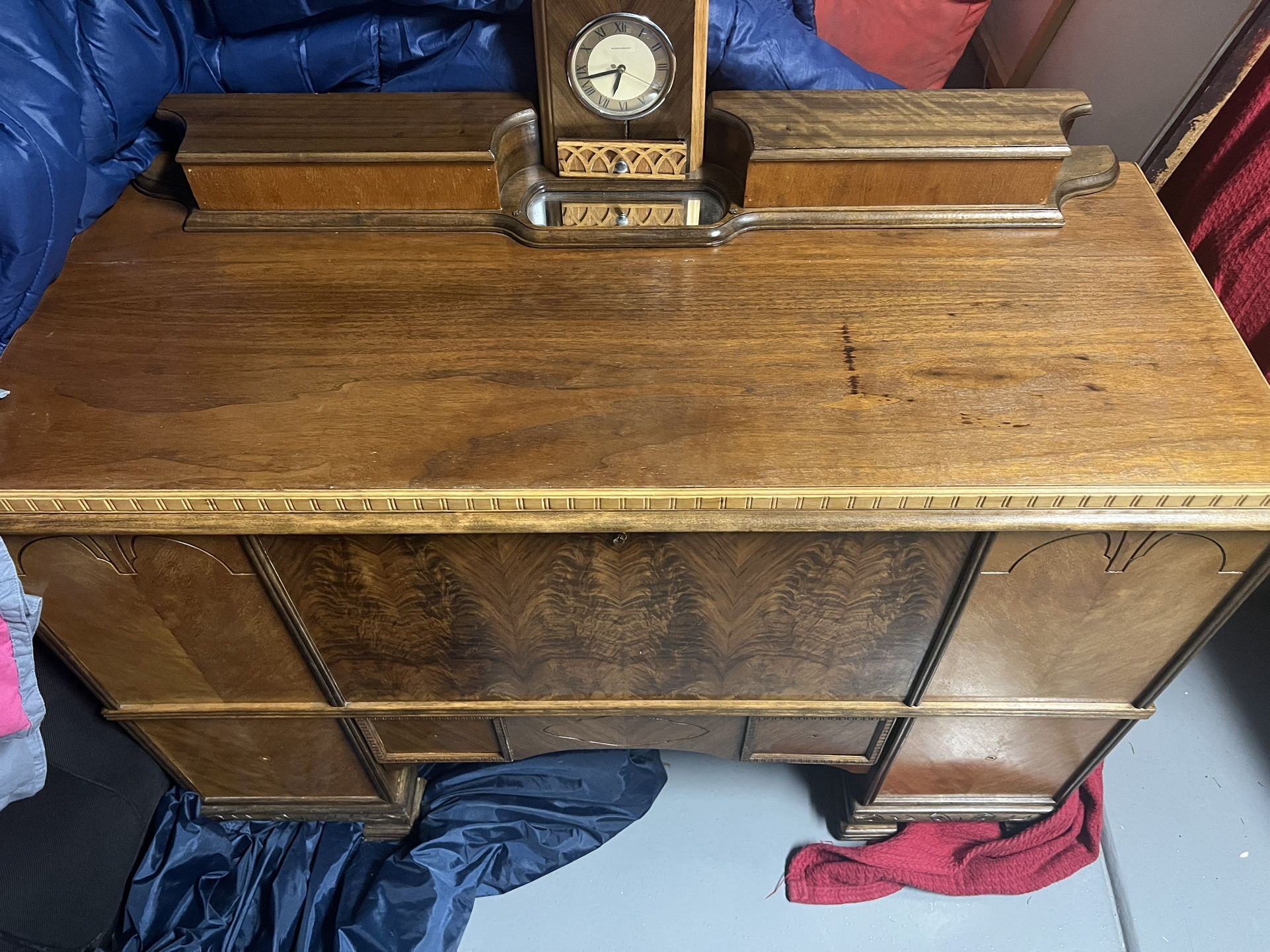 Antique CEDAR CHEST š±