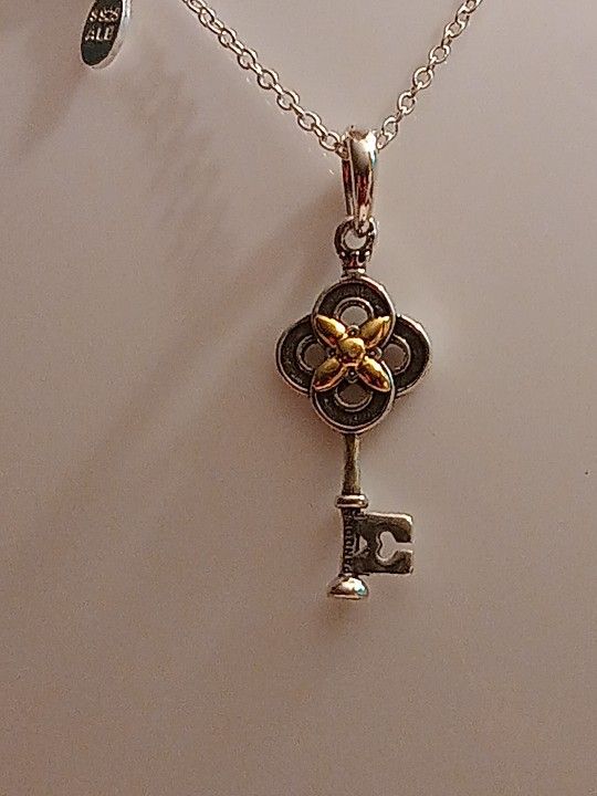 Pandora Moments Authentic Brand New Sterling Silver Two Tone Flower Key Pendant Necklace 18.5 Adjustable