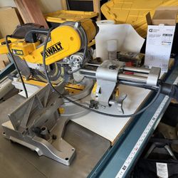 DeWalt Sliding Mitre Saw