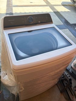 Frigidaire MaxFill Top Load Washing Machine