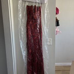 Red windsor sequin dress, Size SMALL