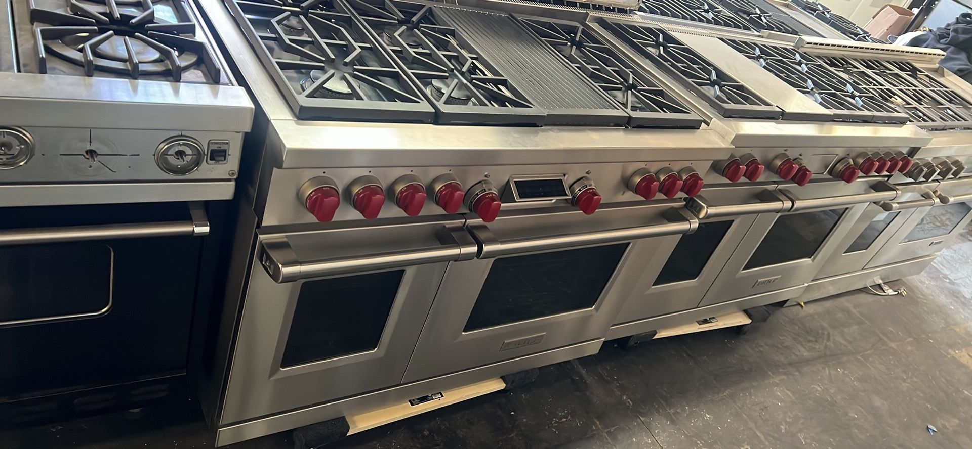 Wolf 48”Wide Dual Fuel Range Stove In Stainless Steel