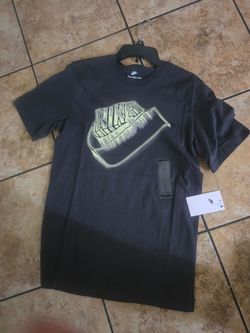 Hurley mens shirt size small runs like size medium