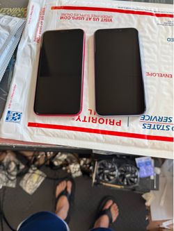 📱 Apple iPhone 11 64GB Factory Unlocked – Red or Purple – Fully Tested