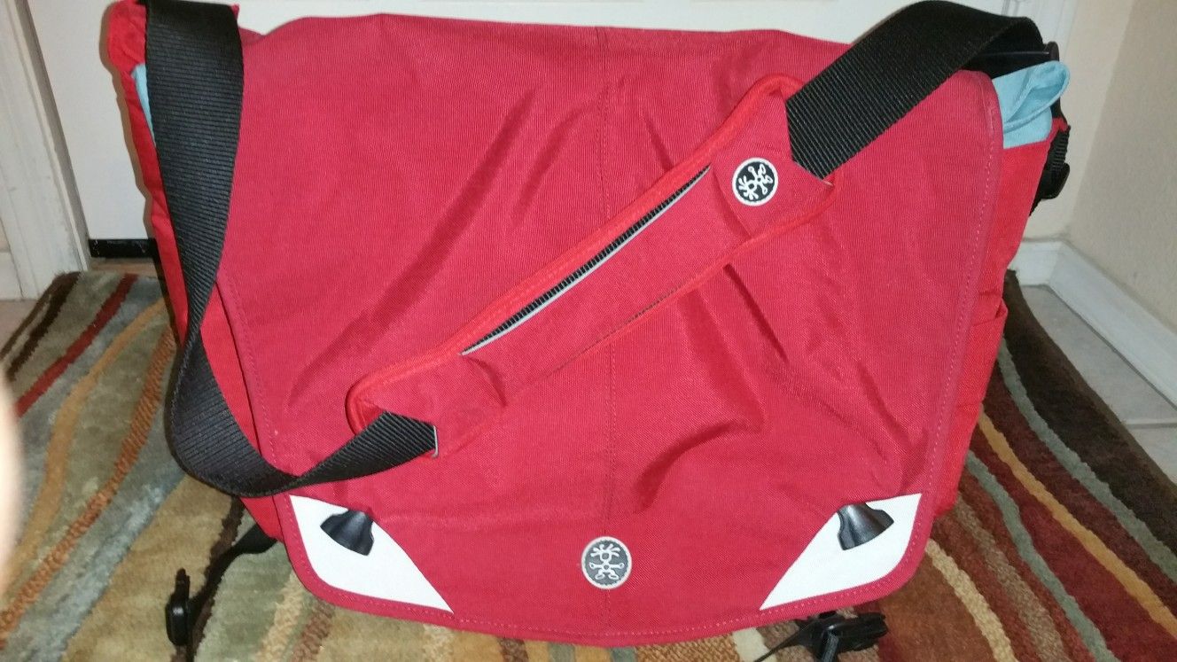 Original Crumpler CASHMERE BLAZER Laptop Messenger Bag