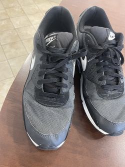 Nike air maxes