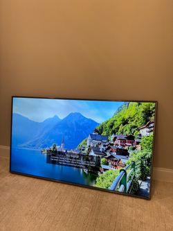 70 inc LG 4K UHD TV