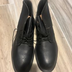 Builtrite Black Steel toe Work Boots: Men11 Like New.