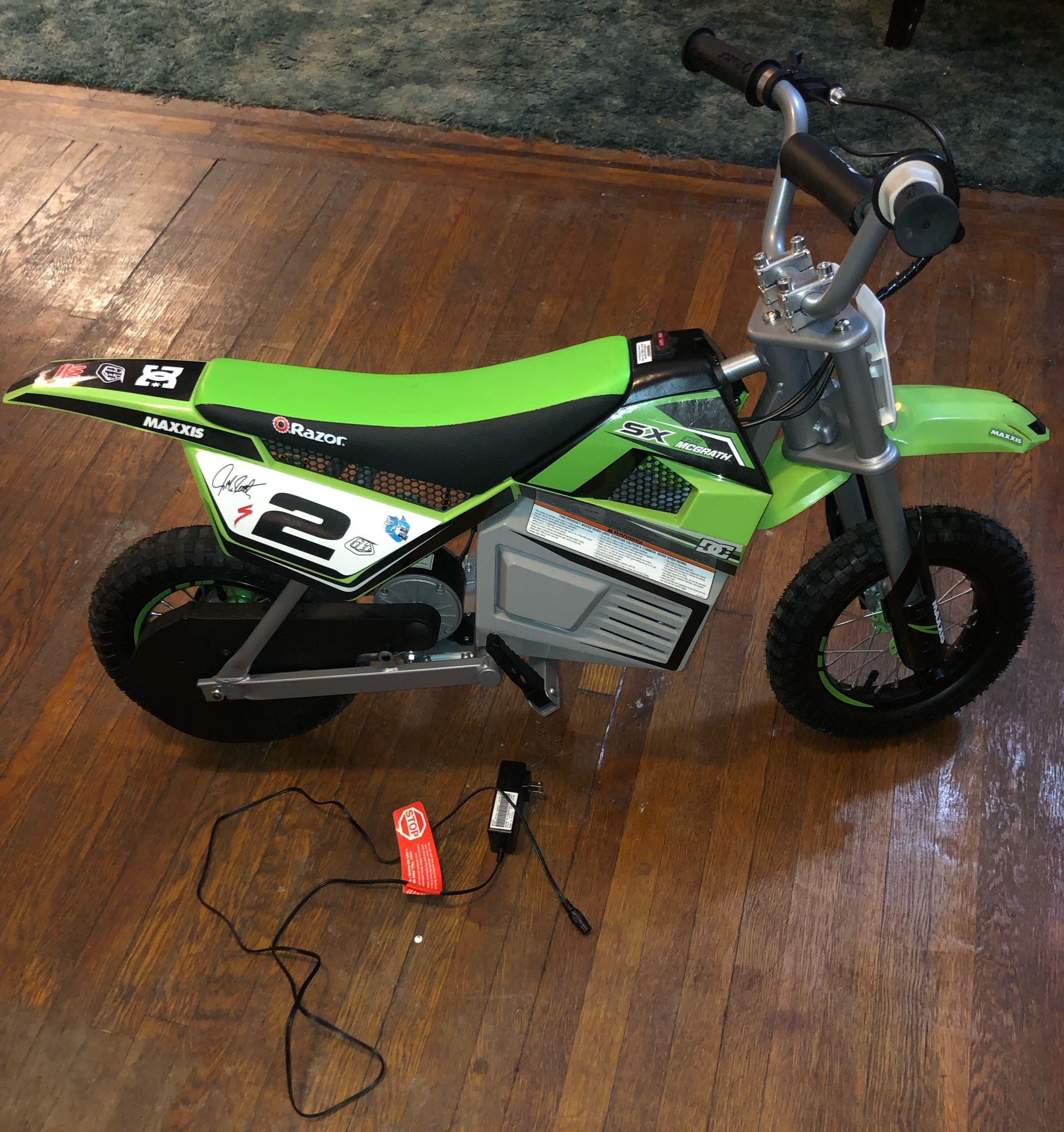 BRAND NEW ELECTRONIC DIRTBIKE