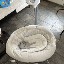 Baby Swing / bouncer 