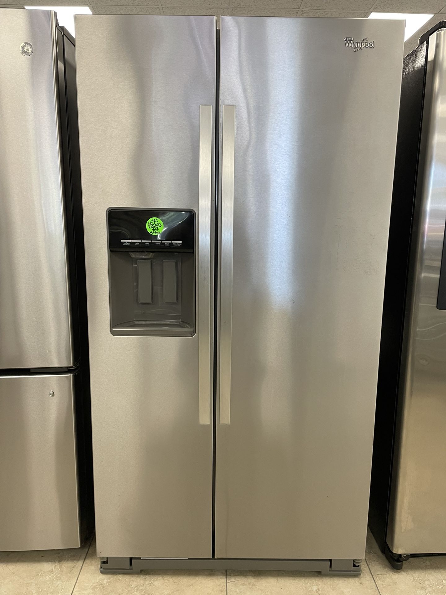 Counter Depth Whirlpool Refrigerator fridge LIKE NEW